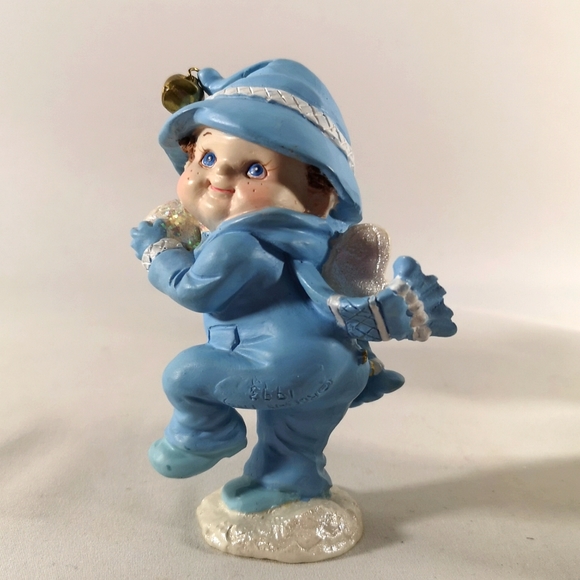 Vintage 1993 Set of Three Roman Inc Winter Figurines with Wings & Bells - Picture 4 of 5